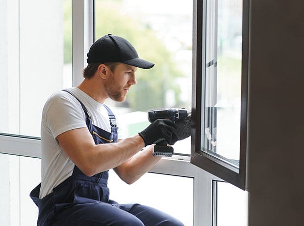 Expert window & double panel glass repair & replacement services